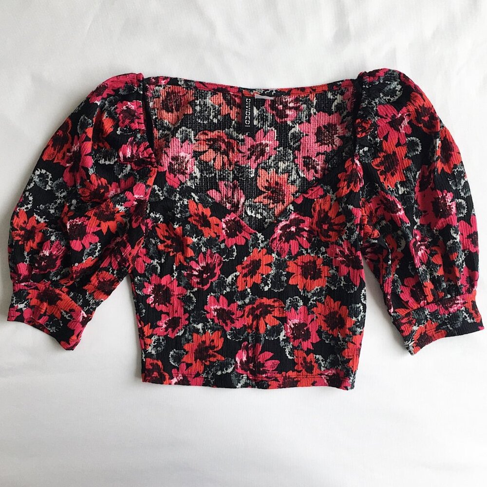 NWOT H&M Floral Puff-Sleeved Crop Top